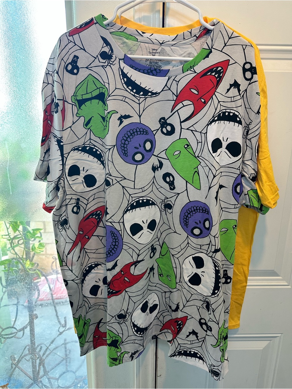 Disney Tim Burton's The Nightmare Before Christmas Web Mask Toss Graphic T-Shirt - Picture 1 of 8